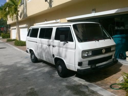 1991 volkswagon vanagon , vw bus, gl , almost no rust imaculate orginal interior