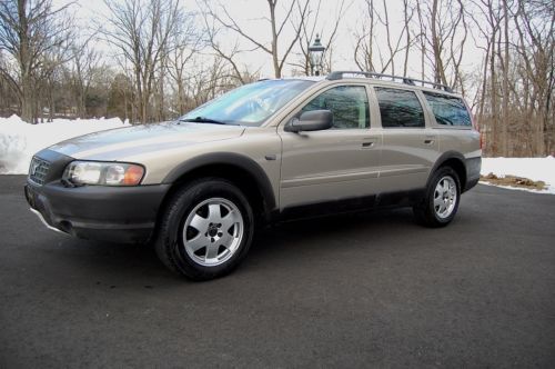 No reserve, very clean 2004 volvo xc70 wagon, awd, moonroof, service records, cd