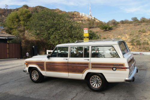 1986 jeep grand wagoneer w/wood paneling white tan restored v8 woody low miles!!