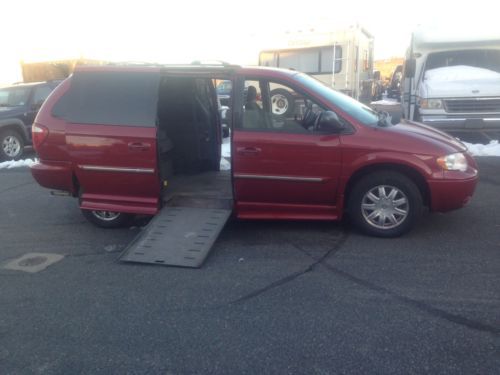 Van  wheelchair handicap dodge grand caravan 2007  braun power ramp hand contro