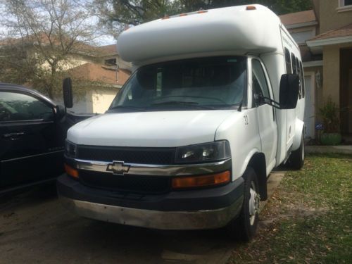 2005 chevrolet express 3500 base cutaway van 2-door 6.0l