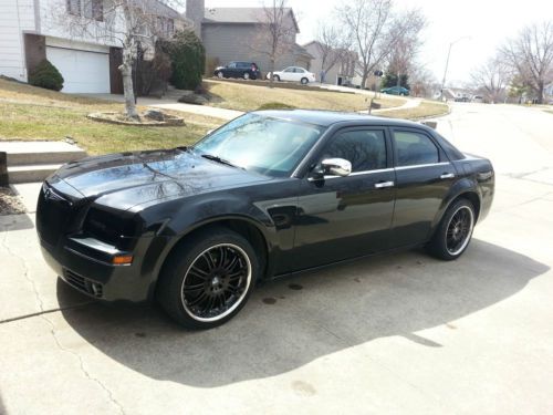 2010 chrysler 300 (blacked out)