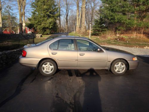 2001 nissan altima gxe sedan 4-door 2.4l