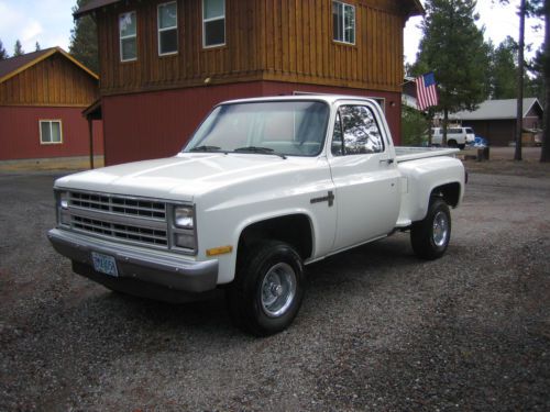 1985 c 10 four wheel drive step side short box white with tan interior