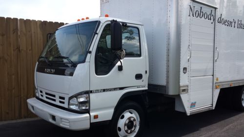 2006 izuzu npr box truck