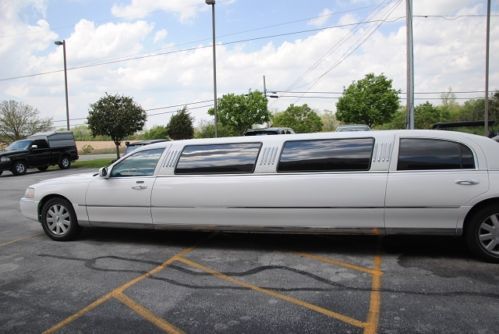 LIMO LIMOUSINE LINCOLN TOWN CAR FORD 2004 WHITE STRETCH LUXURY SEDAN MEGA RARE, US $19,500.00, image 5