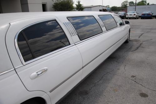 LIMO LIMOUSINE LINCOLN TOWN CAR FORD 2004 WHITE STRETCH LUXURY SEDAN MEGA RARE, US $19,500.00, image 9