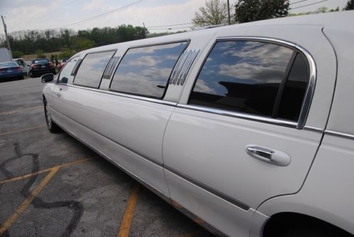LIMO LIMOUSINE LINCOLN TOWN CAR FORD 2004 WHITE STRETCH LUXURY SEDAN MEGA RARE, US $19,500.00, image 10