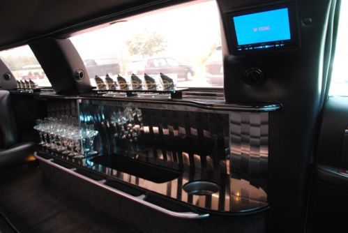 LIMO LIMOUSINE LINCOLN TOWN CAR FORD 2004 WHITE STRETCH LUXURY SEDAN MEGA RARE, US $19,500.00, image 16