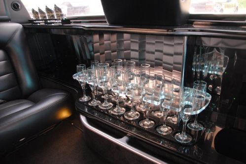 LIMO LIMOUSINE LINCOLN TOWN CAR FORD 2004 WHITE STRETCH LUXURY SEDAN MEGA RARE, US $19,500.00, image 18