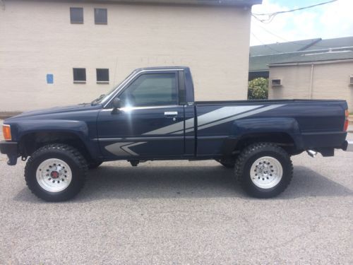 1988 toyota tacoma 4x 4 pickup 24,582 original miles very rare hard to find!!!!!