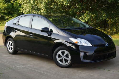 2013 toyota prius hybrid 1-owner off lease *best mpg*