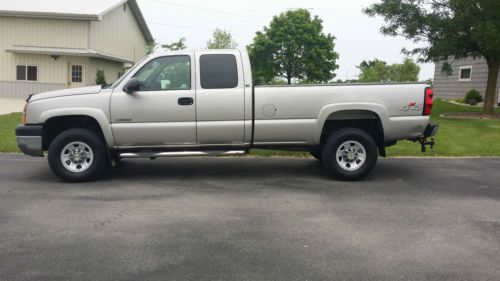 2005 chevy 3500 extended cab silverado ls srw low milleage 28,500 original owner