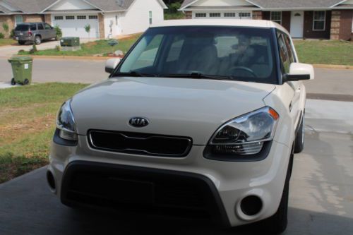 2013 kia soul base hatchback 4-door 1.6l