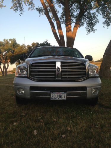 Laramie, mega cab, 5.7l hemi, silver, 4x2