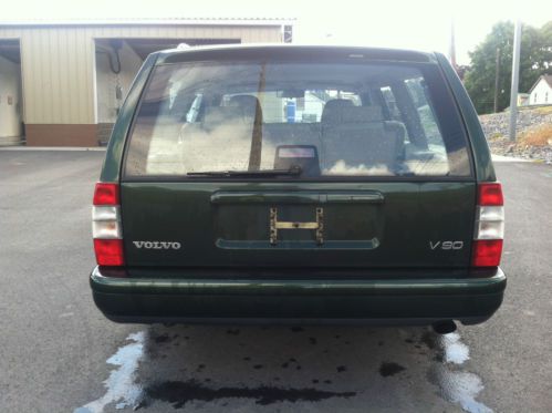 Green V90 Leather Interior Sunroof Low Miles For Its Year Carfax Guaranteed, image 2
