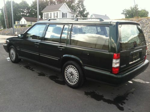 Green V90 Leather Interior Sunroof Low Miles For Its Year Carfax Guaranteed, image 3