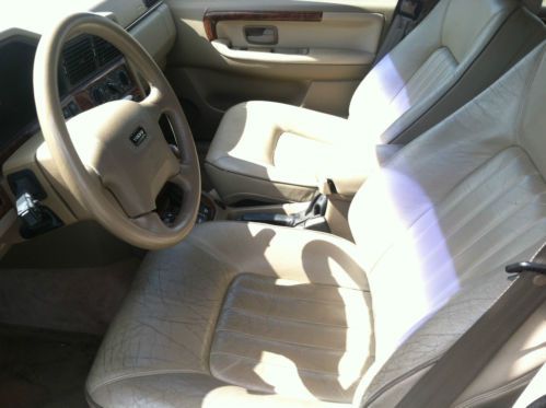 Green V90 Leather Interior Sunroof Low Miles For Its Year Carfax Guaranteed, image 6