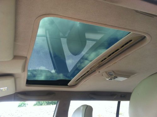 Green V90 Leather Interior Sunroof Low Miles For Its Year Carfax Guaranteed, image 14