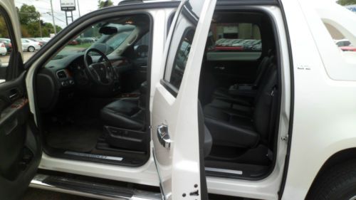 2011 Chevrolet Avalanche LTZ Crew Cab Pickup 4-Door 5.3L, image 5