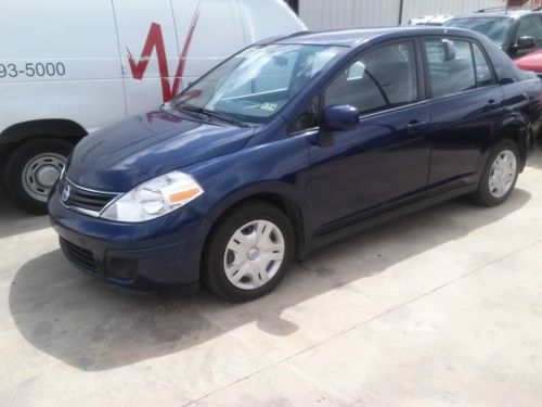 2013 nissan versa 1.6 s sedan 4-door 1.6l