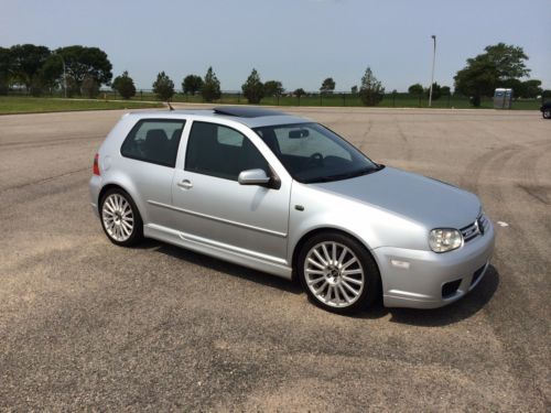 2004 volkswagen golf r32 hatchback 2-door 3.2l