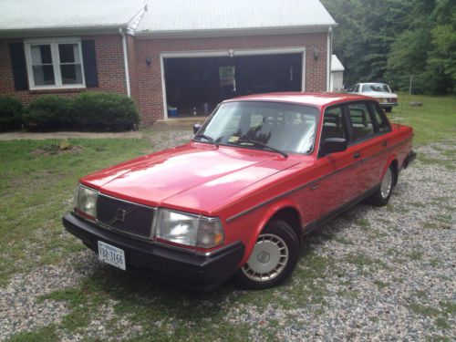 1991 volvo 240/ 2 owner southern car/ only 145k / everything works/ cold a/c/