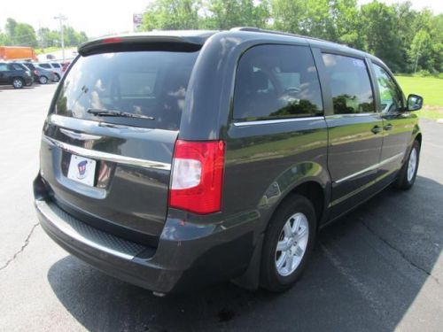 2012 chrysler town & country touring