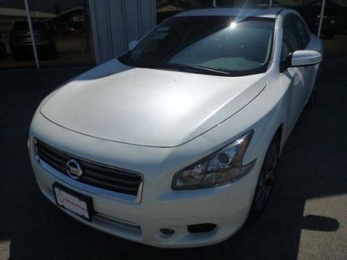 2014 nissan maxima sv