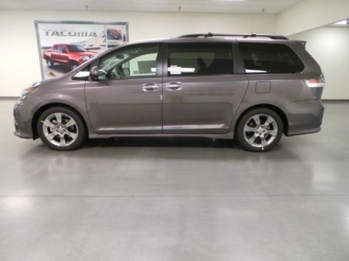 2014 toyota sienna se