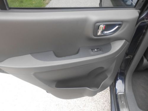 2004 Hyundai Santa Fe LX, US $5,555.00, image 2