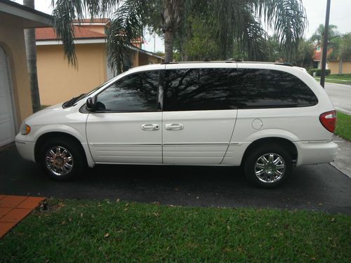2005 chrysler town &amp; country limited