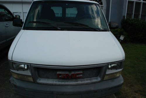 2000 gmc safari 3-door cargo van