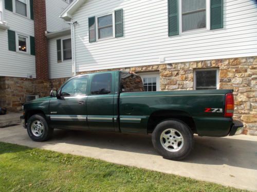 2001 silverado 1500 4 x 4  extended cab green 5.3l v8 auto z71