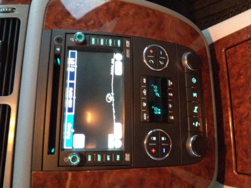 2008 Chevrolet Chevy Suburban LTZ sport utility 4WD., image 6