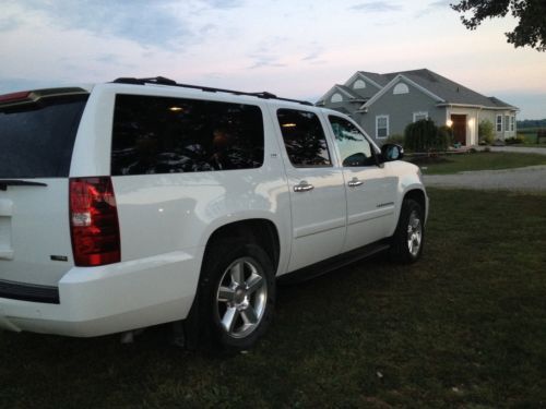 2008 Chevrolet Chevy Suburban LTZ sport utility 4WD., image 14
