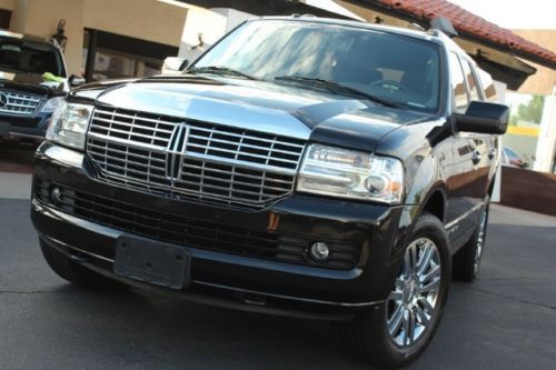 2010 lincoln navigator. blk/blk. rear dvd. like new. 1 owner.