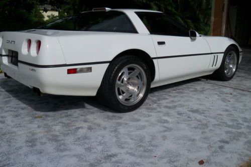 1990 Chevrolet Corvette ZR1 one owner low miles, image 4