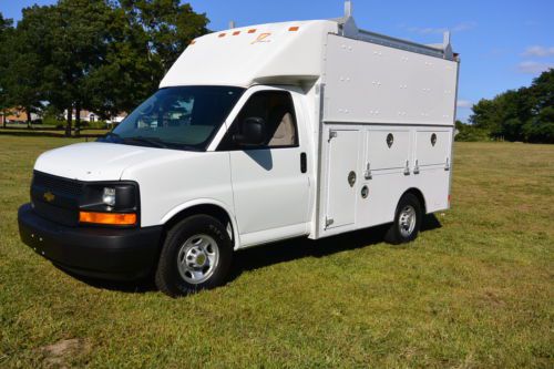 2004 chevrolet express g3500 cutaway enclosed utility van truck