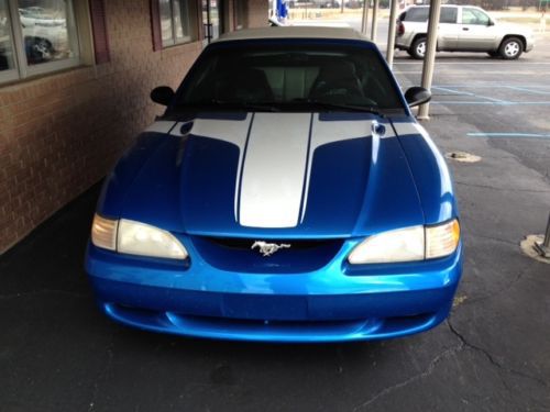 Very nice 1998 ford mustang gt 4.7l convertible