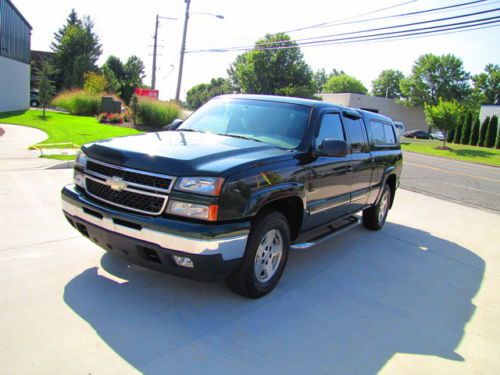 Extended cab !z71 off road 4x4! almost new tires ! just serviced ! warranty ! 07