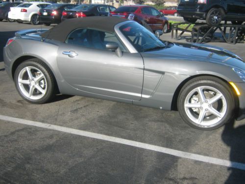 Incredible 2008 saturn sky roadster with only 649 original miles!!!