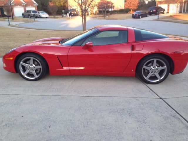 Chevrolet corvette base coupe 2-door