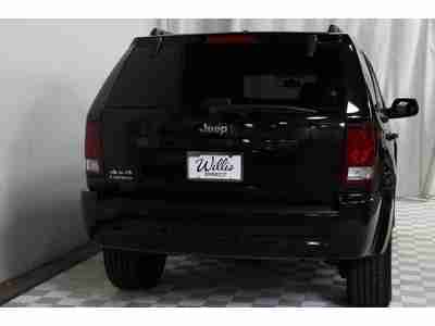 Laredo / AWD / Cloth Interior, image 7