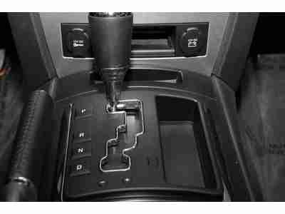 Laredo / AWD / Cloth Interior, image 19