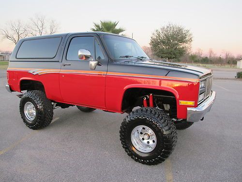 Custom 1989 chevy k5 blazer full size lifted 4x4