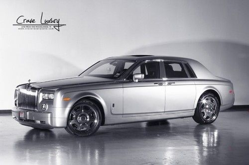 Phantom,piano black veneer,theater configuration,camera system front and rear)