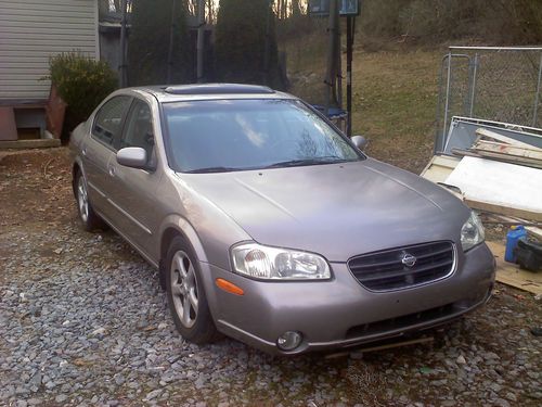 2000 nissan maxima gle sedan 4-door 3.0l