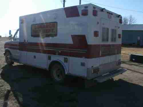 1981 Ford E-350 Ambulance: 38,000 actual miles, image 2