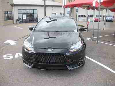 2013 Ford Focus ST; Recaro Seats; Black on Black; Navigation; Hatchback, image 2